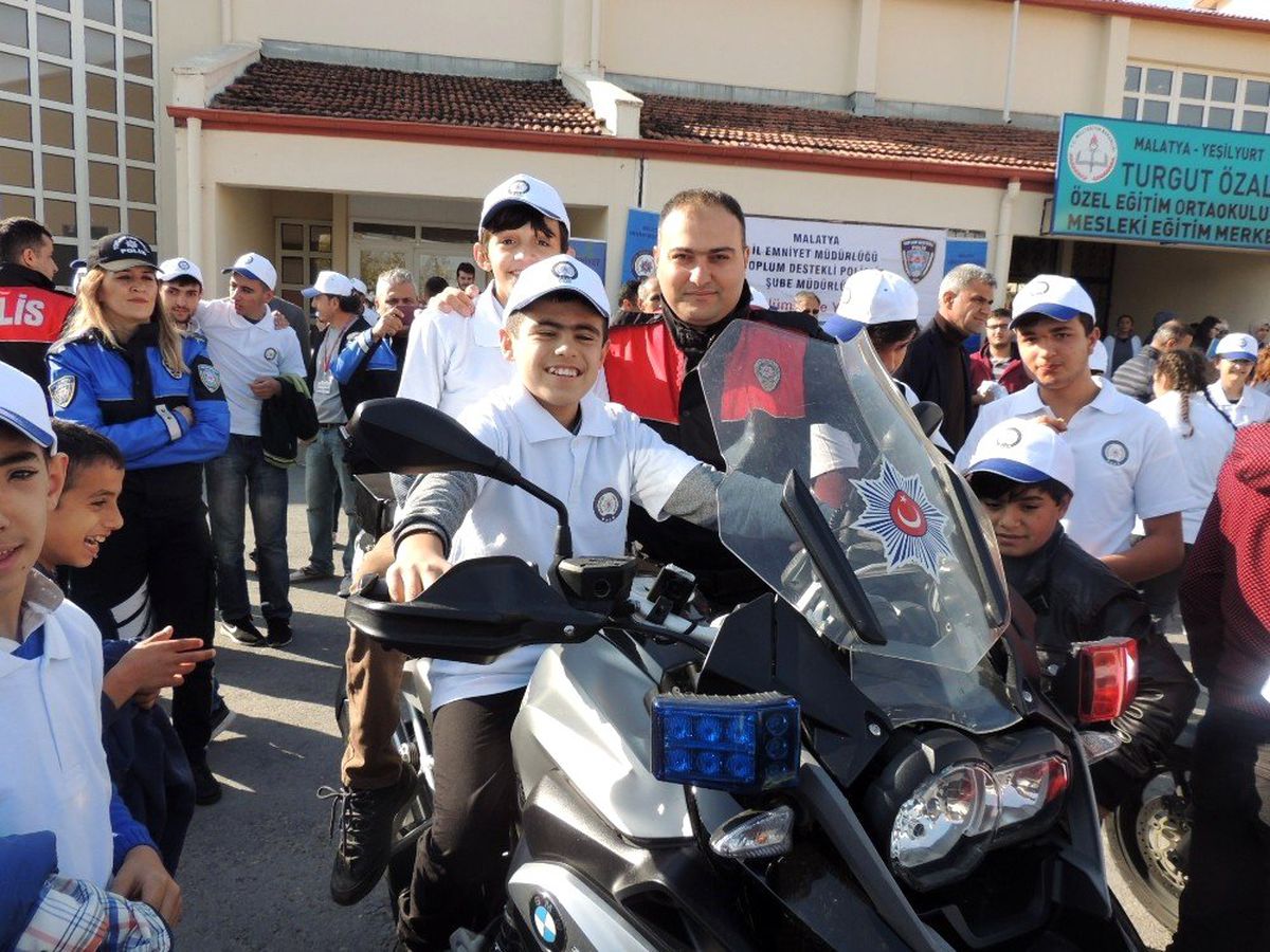 Öğrencilere polislik mesleği tanıtıldı