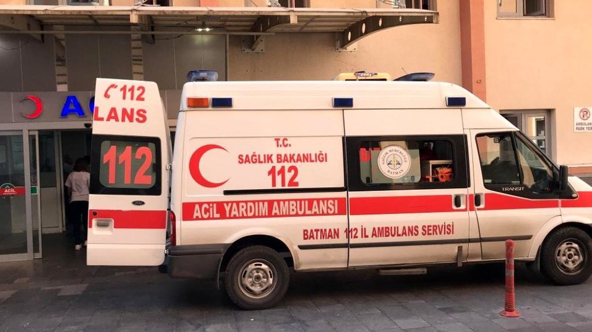 Önce 4 yakınını ardından kendini bıçakladı