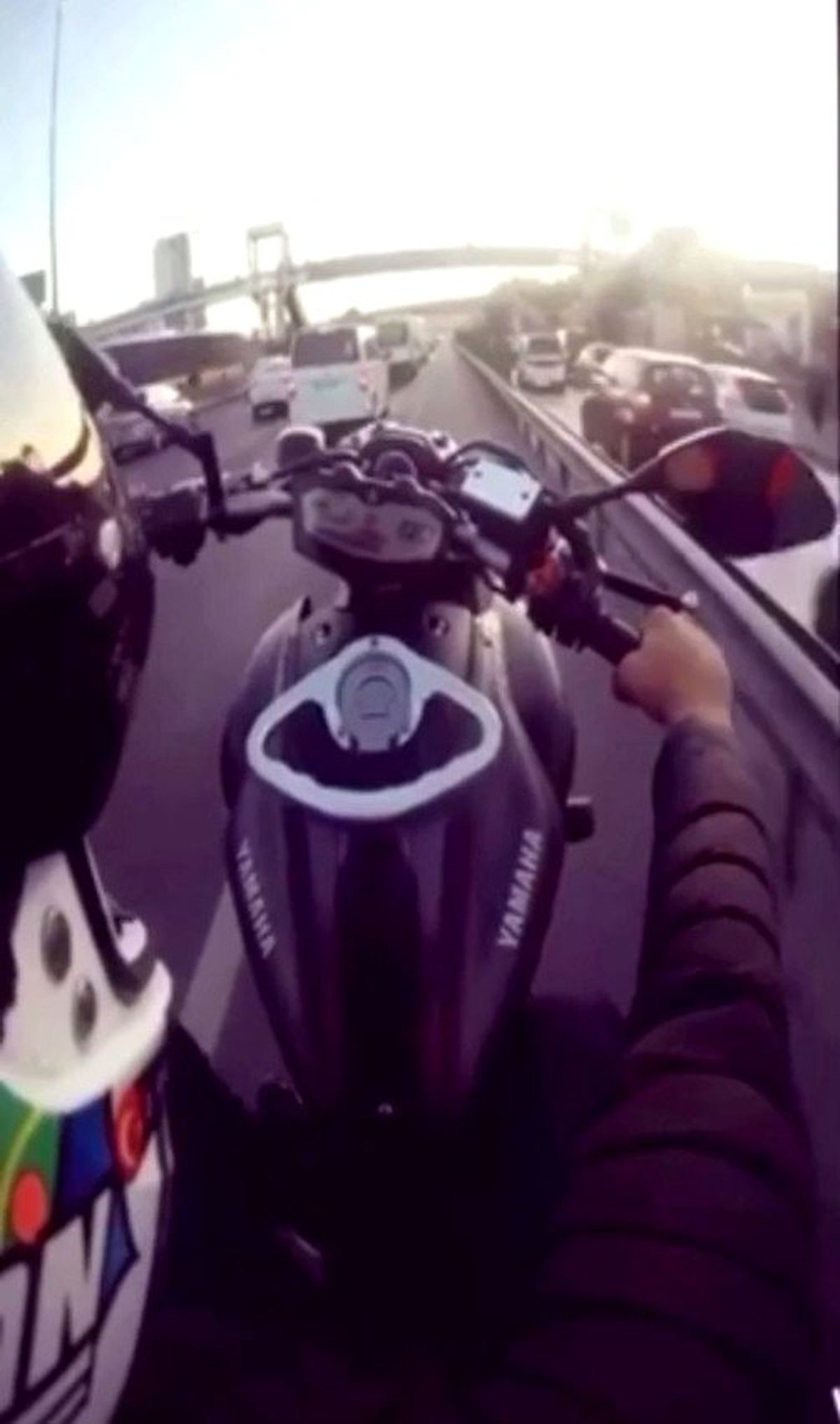 (Özel) Tek teker üzerinde yakalandı, yetmedi motosikleti polisin üzerine sürdü