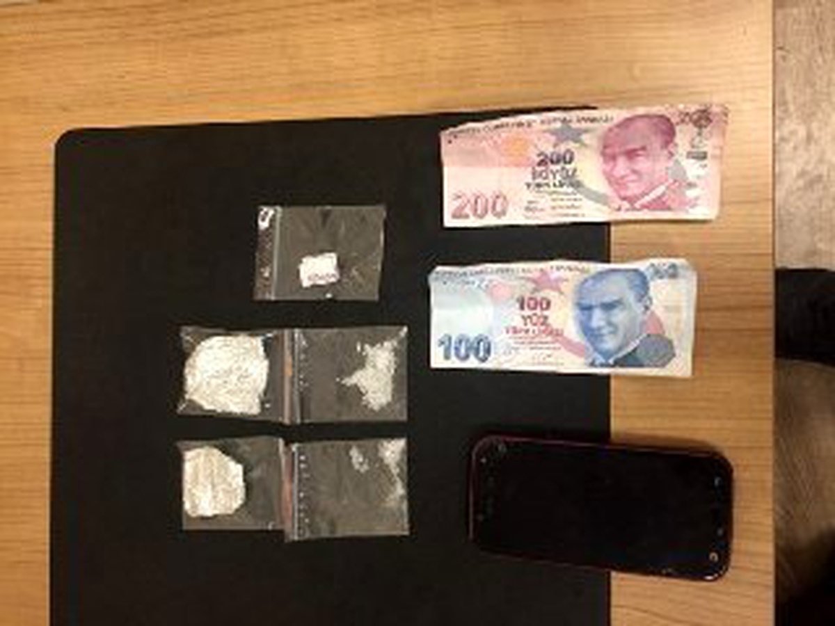 Uyuşturucu tacirleri suçüstü yakalandı