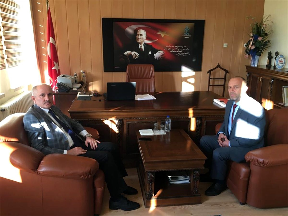 Vali Meral\'den, İl Kültür ve Turizm Müdürü Yemiş\'e ziyaret