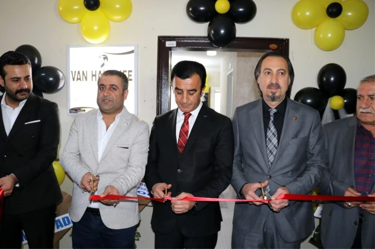 Van\'da Hair Life Protez Saç Merkezi hizmete açıldı