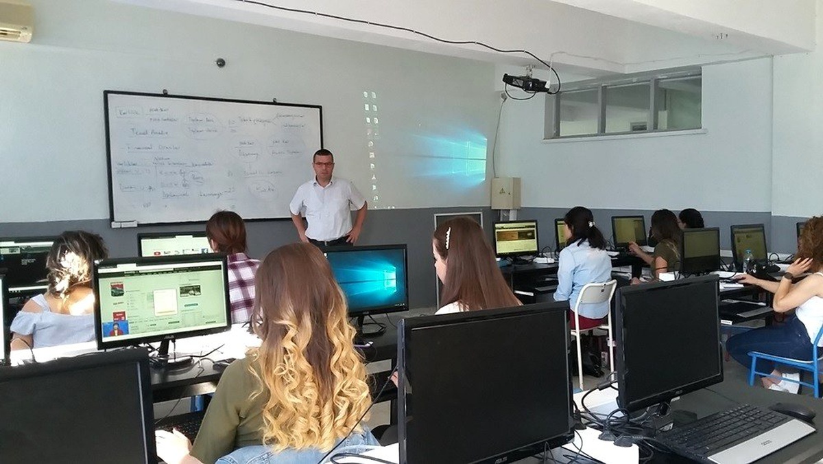 Yenipazar MYO\'da öğrencilere yönelik kurslar açıldı