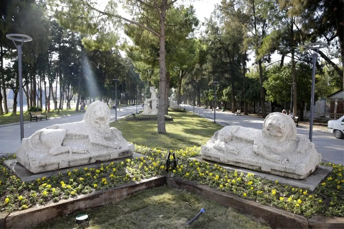 Yıkılan eski stadyum alanı park olarak hizmete girdi