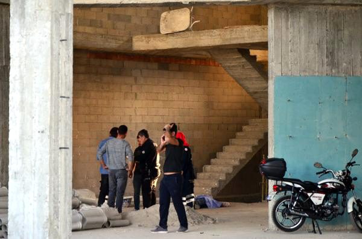 2 metre yükseklikten düşen inşaat işçisi hayatını kaybetti