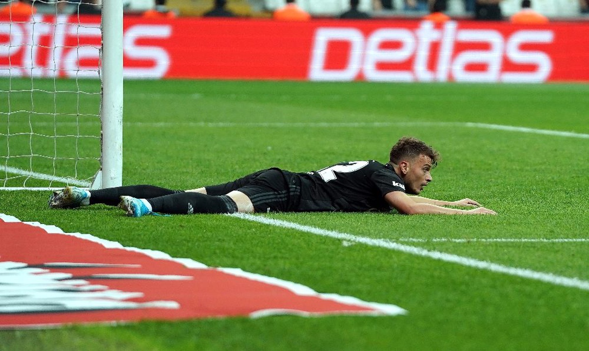 Adem Ljajic ve Oğuzhan görüşme odasına çağrılıyor !