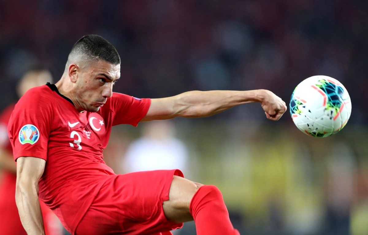 Arsenal ve Manchester United, Merih\'i izleyecek