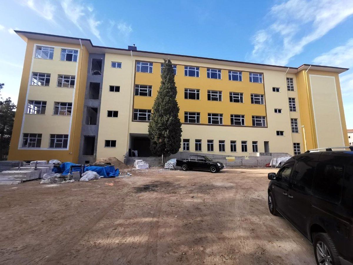 Babaeski\'de lise inşaatı tamamlanmak üzere