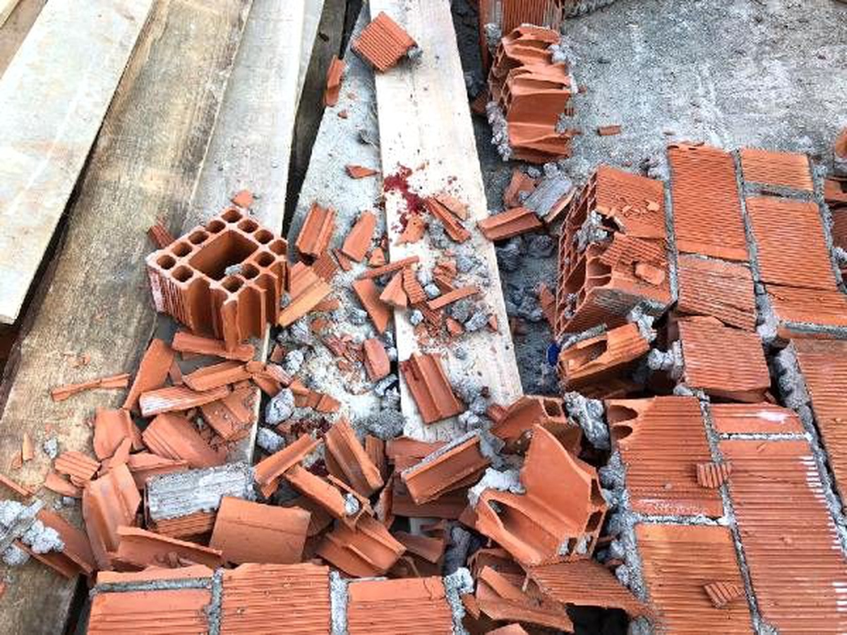 Çöken duvarın altında kalıp ölen Damla, toprağa verildi