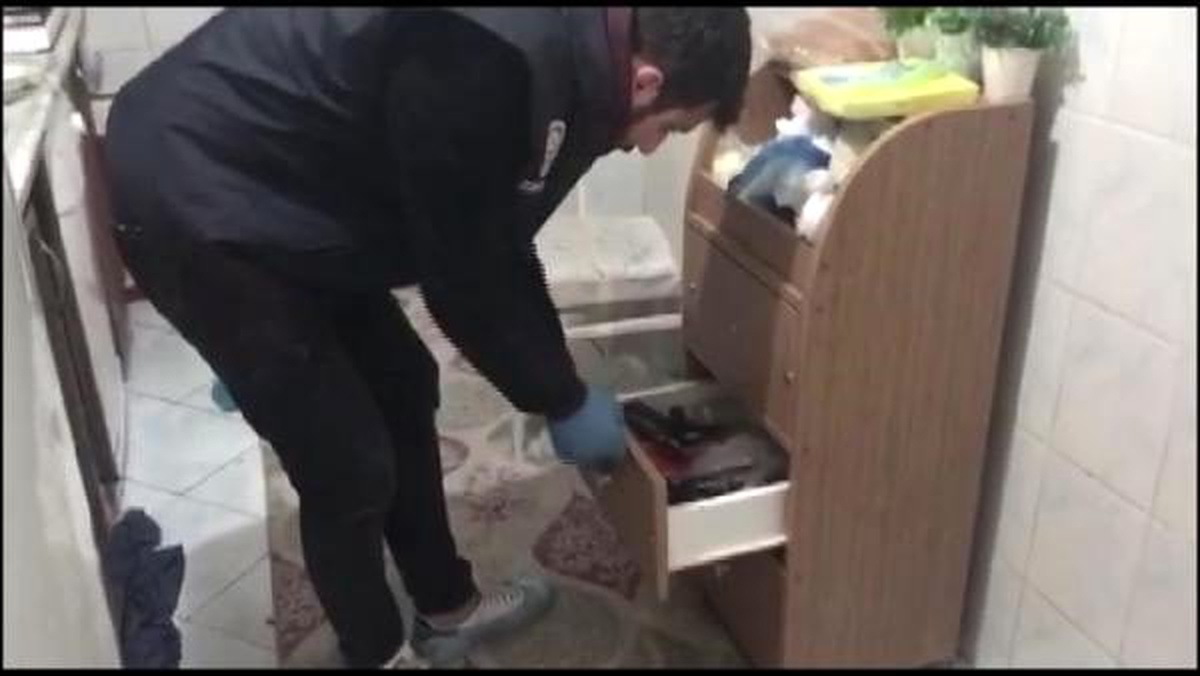 (Ek bilgi ve fotoğraflarla) İnternetten silah satanlara operasyon : 8 gözaltı