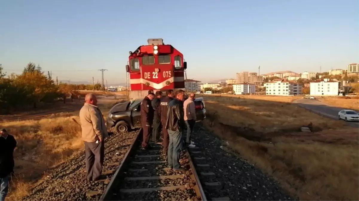 Elazığ\'da tren kazası: 2\'si ağır 3 yaralı