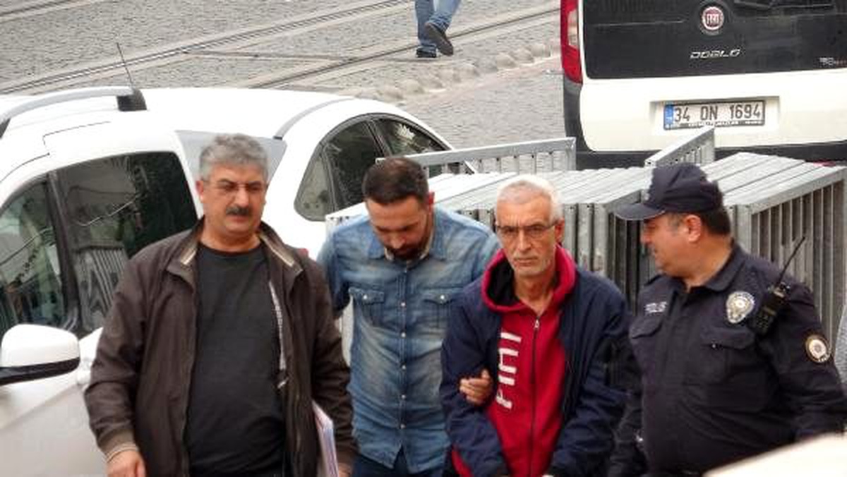 Eşini hastanelik etti, 270 kilometre gelip akrabasının aracına 8 el ateş etti