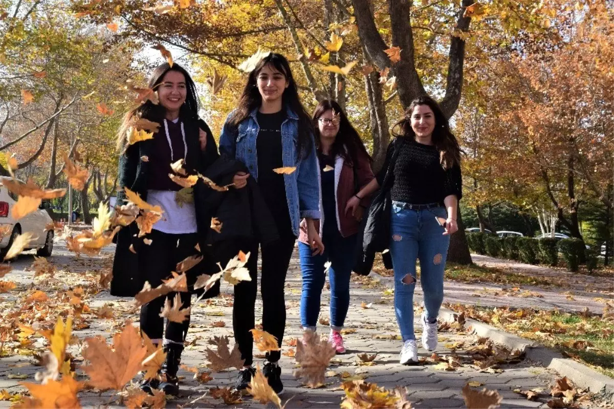 ESOGÜ\'de sonbahar güzelliği