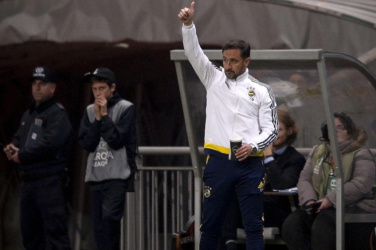 Fenerbahçe\'nin eski çalıştırıcısı Vitor Pereira\'ya hapis cezası