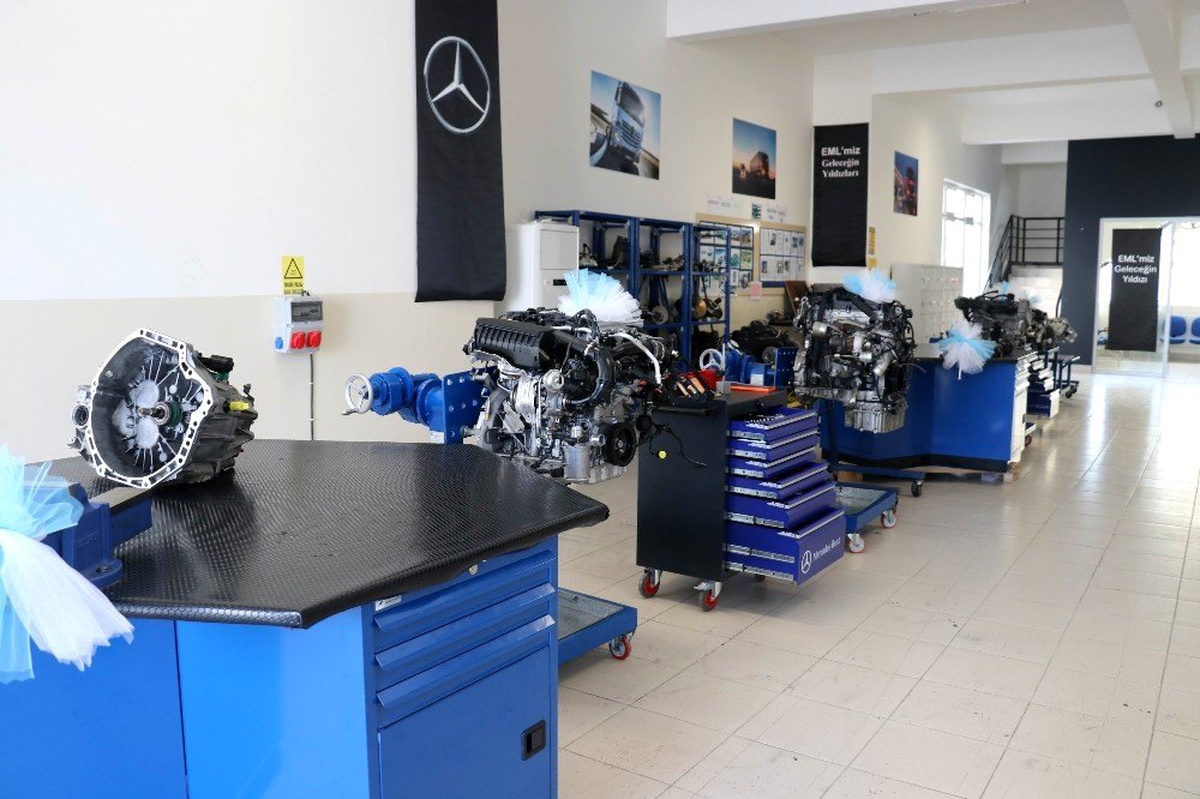 Geleceğin otomotiv tasarımcılarına teknolojik destek