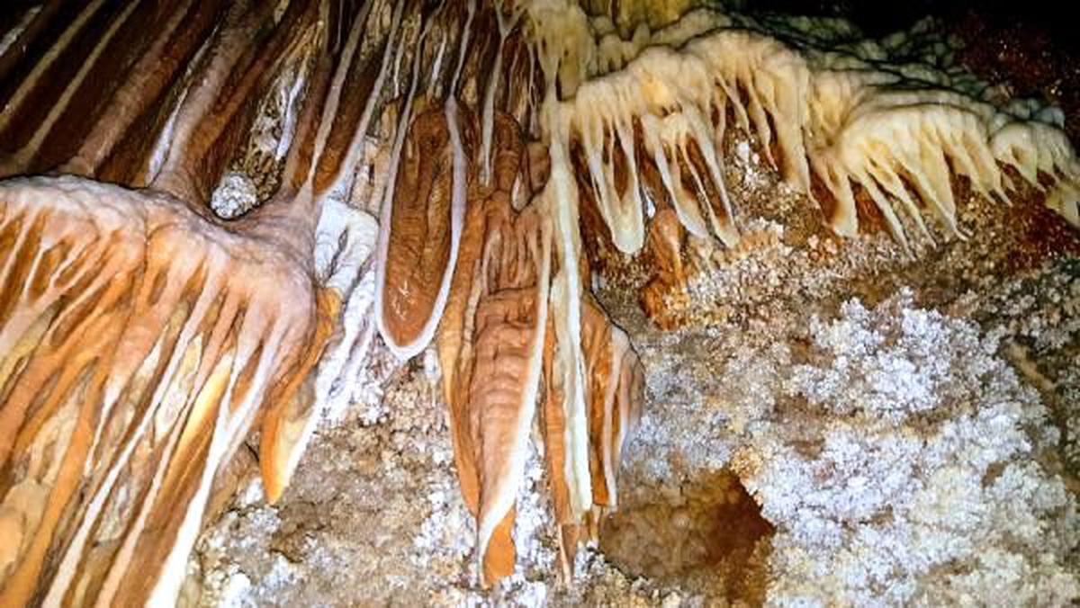 Hayranlık uyandıran oluşumların bulunduğu mağara turizme kazandırılacak