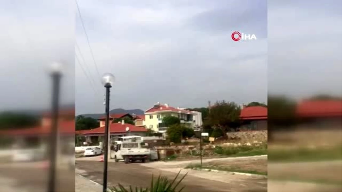İzmir\'de çöp kamyonu denize uçtu: 1 yaralı