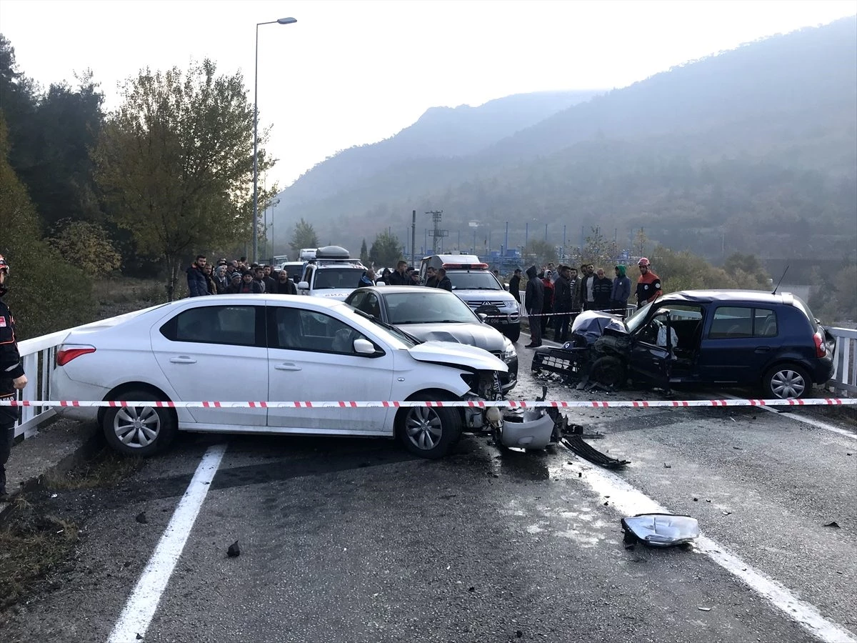 Karabük\'teki zincirleme trafik kazasında 4 kişi yaralandı