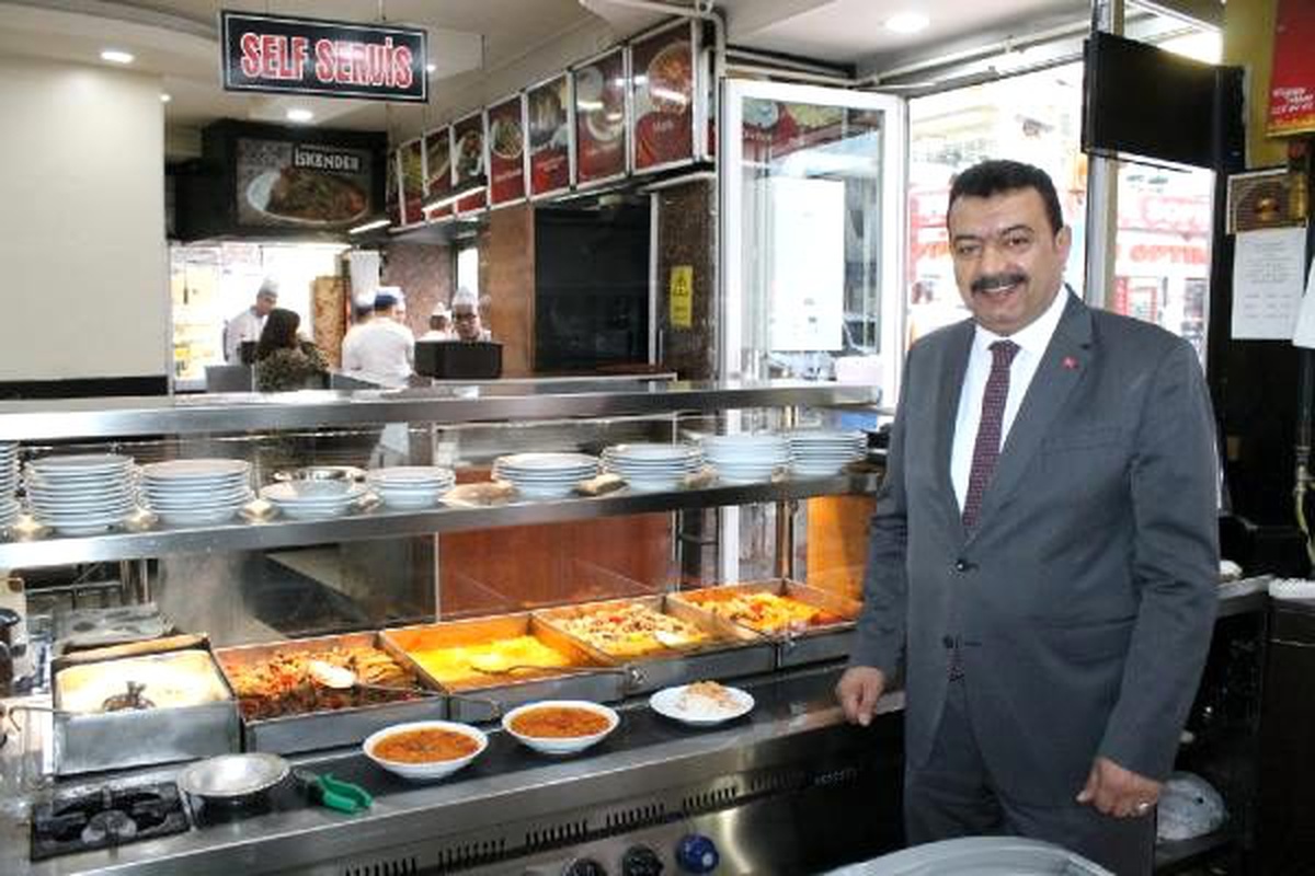 Kayseri\'de 5 ton atık yiyecek, sokak hayvanlarına ulaştırılıyor
