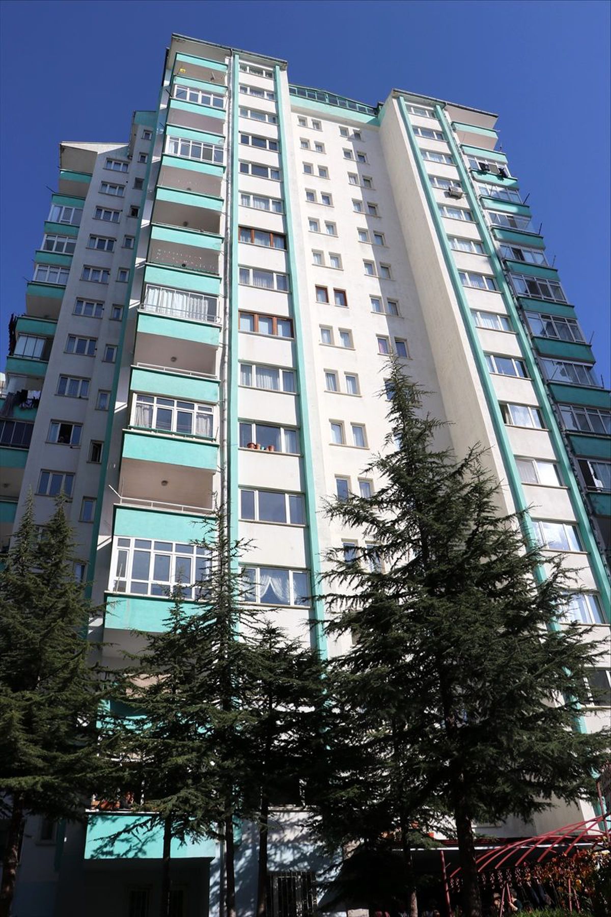 Kayseri\'de temizlik yaptığı sırada balkondan düşen kadın öldü