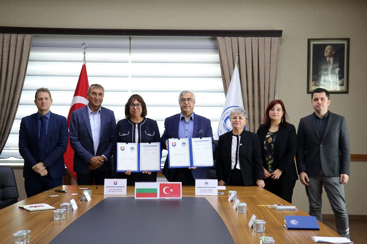 Kırklareli ile Bulgaristan Burgas Free üniversiteleri, işbirliği protokolü imzaladı