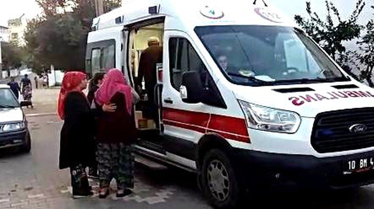 Korkutan yangın mahalleyi duman altında bıraktı