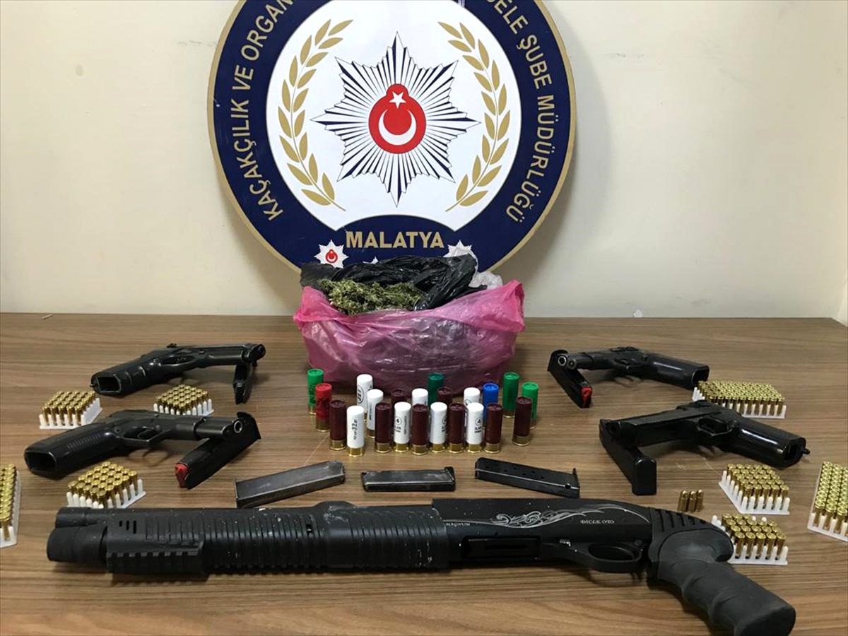 Malatya\'da kaçak silah ticareti yaptığı iddiasıyla 6 şüpheli yakalandı