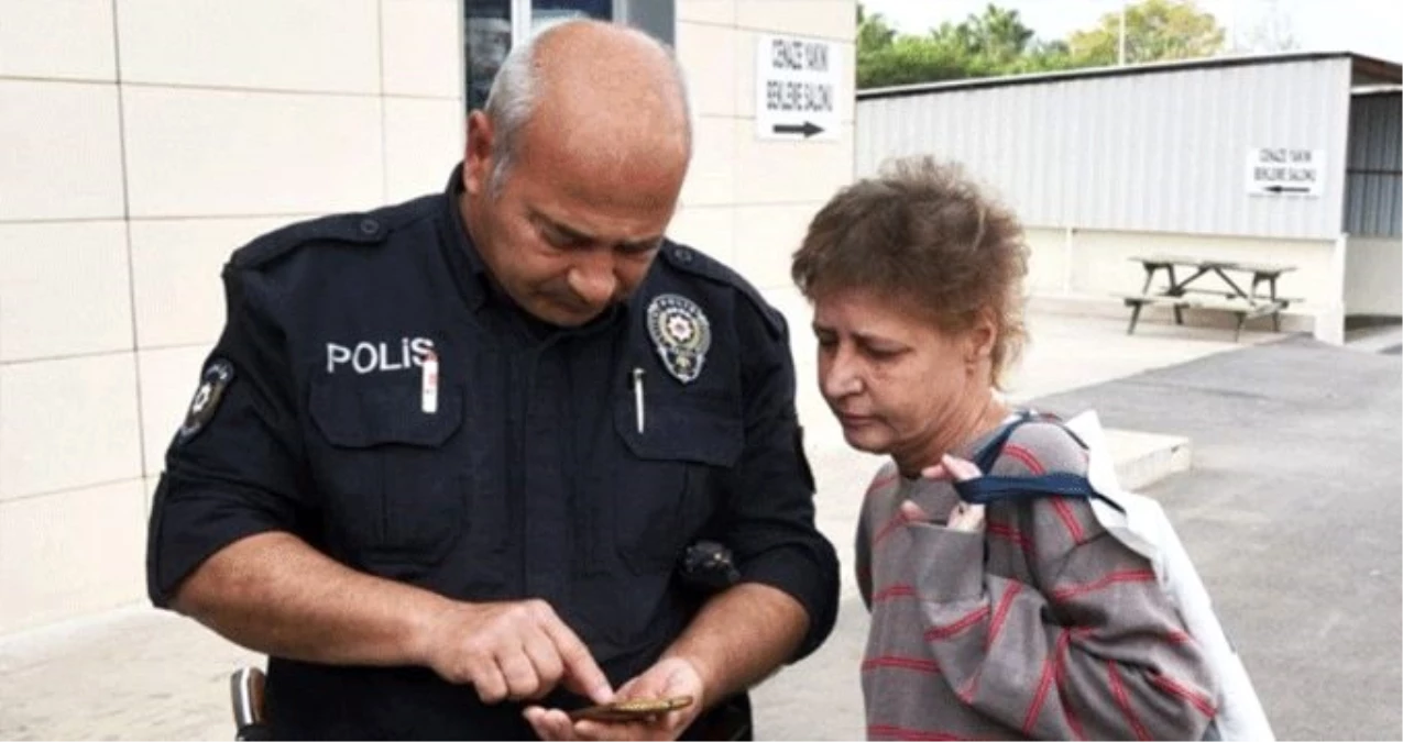 Ölen eşinin üzerini uyuyor diye örtüp, 2 gün cansız bedeniyle kaldı