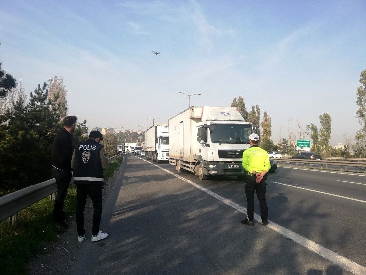 (Özel) TEM Otoyolu\'nda drone destekli trafik uygulaması: Ceza yağdı