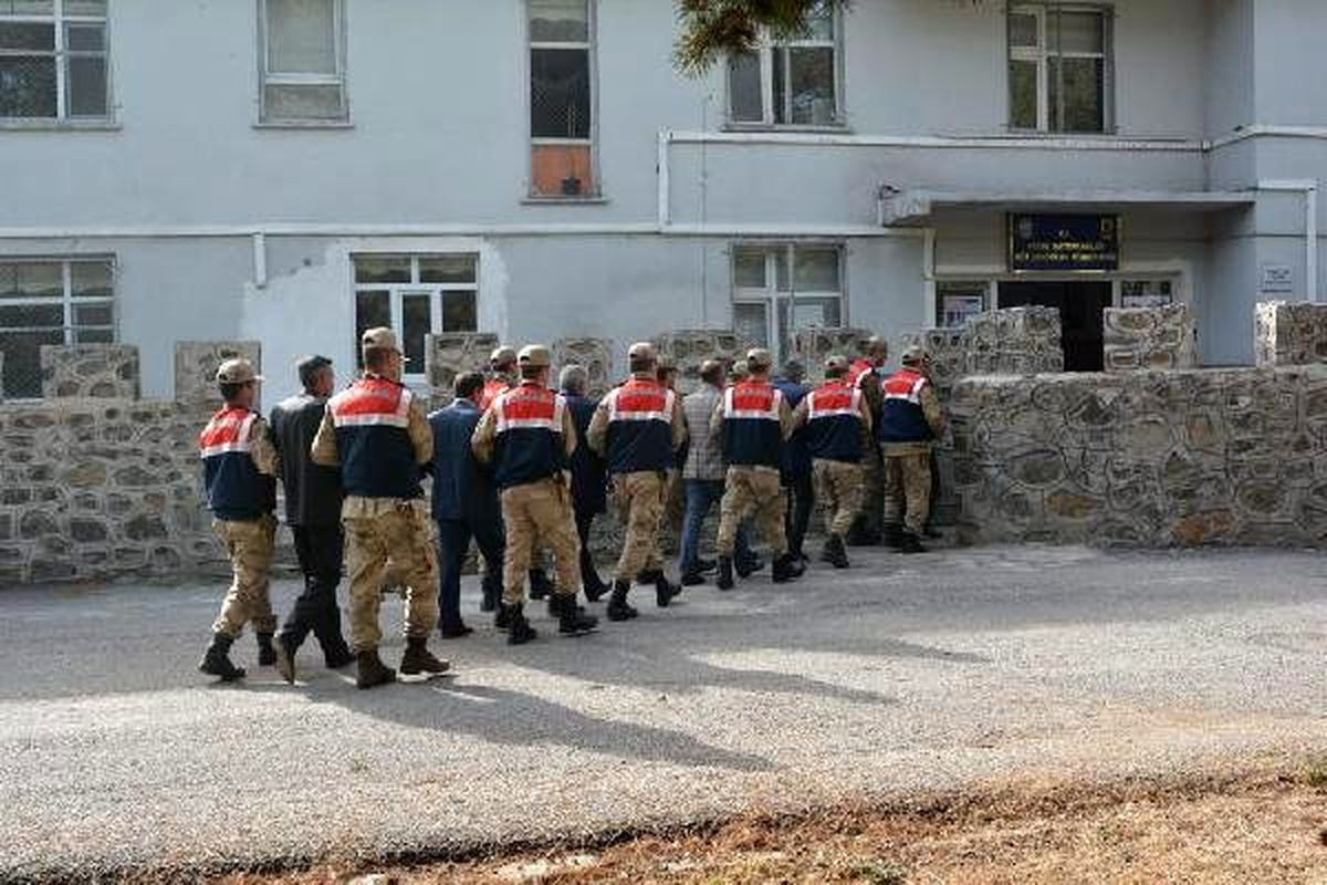 PKK operasyonunda gözaltına alınan muhtarda F serisi 1 dolar