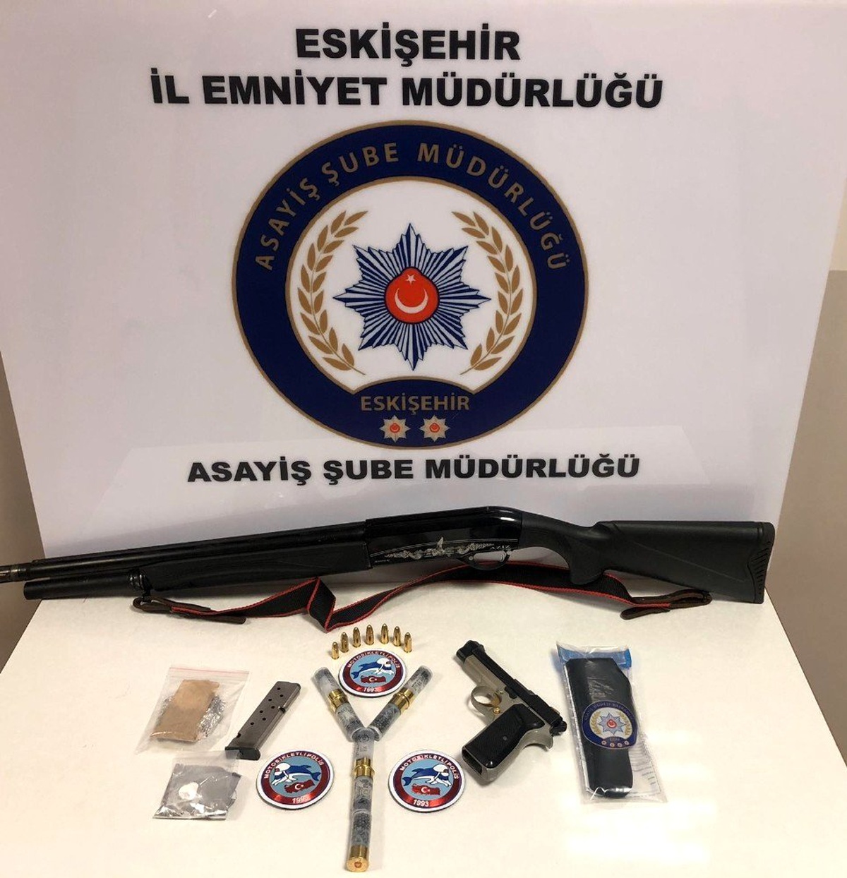 Polisin \'Dur\' ihtarına uymayan şüpheli kovalamacayla yakalandı