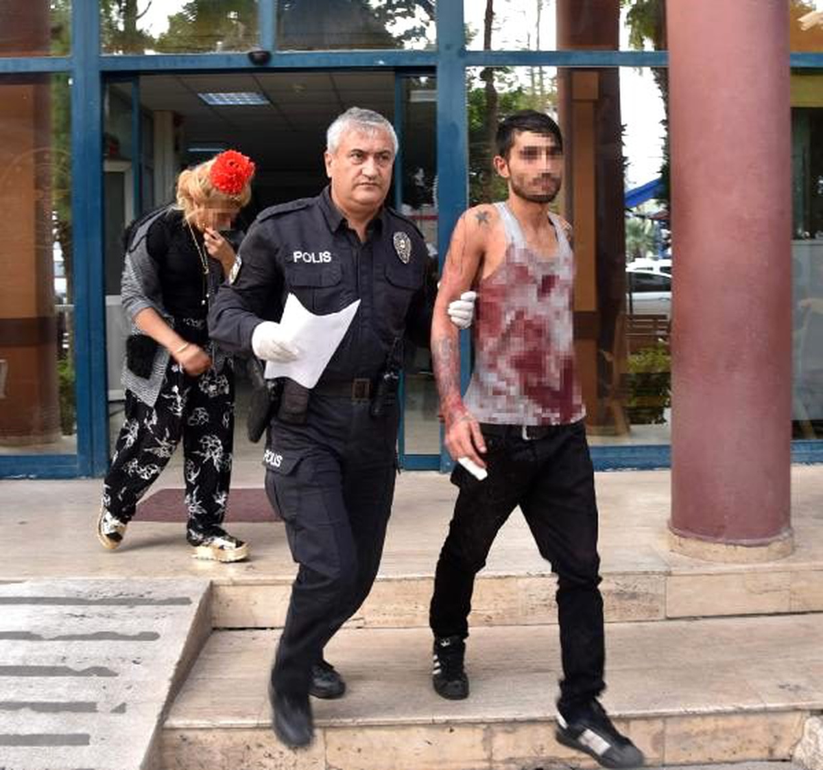 Sevgilisini taciz ettiğini öne sürdüğü çocuğu döner bıçağıyla yaraladı