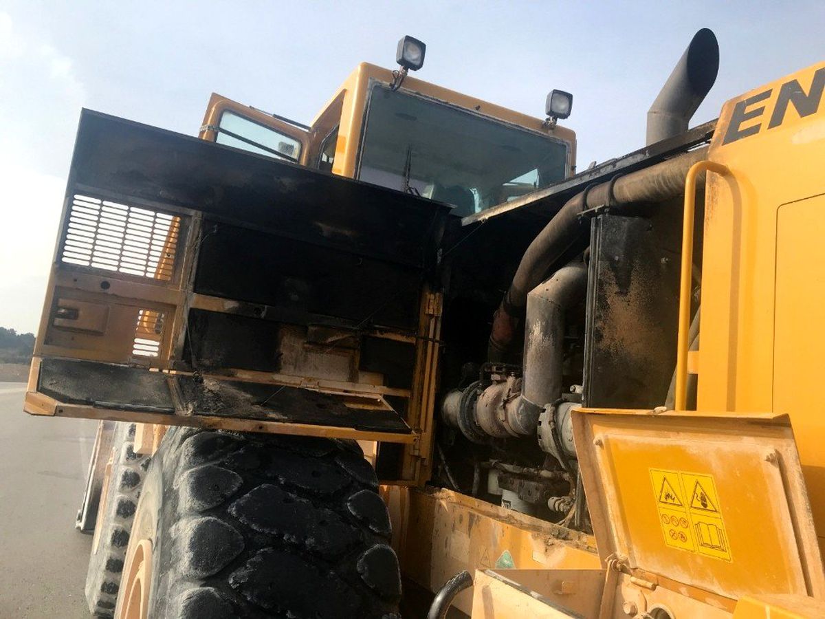 Seyir halindeki iş makinesi alev aldı
