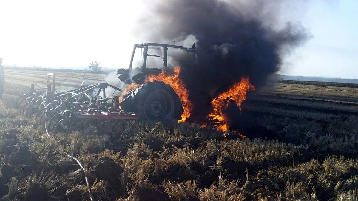 Tekirdağ\'da traktör alev alev yandı