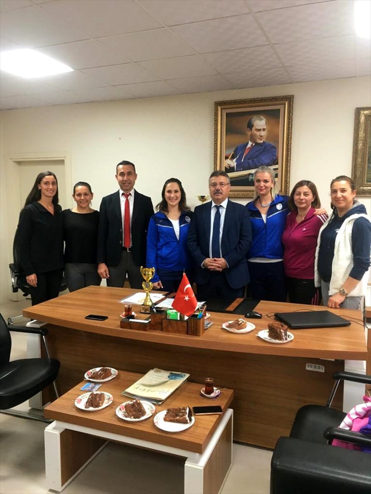 Tepebaşı Öğretmenler Voleybol Takımı, Ege Bölgesi şampiyonu oldu