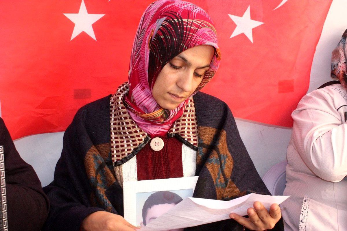 Teslim olan terörist Diyarbakır\'da eylem yapan annelere mektupla destek verdi