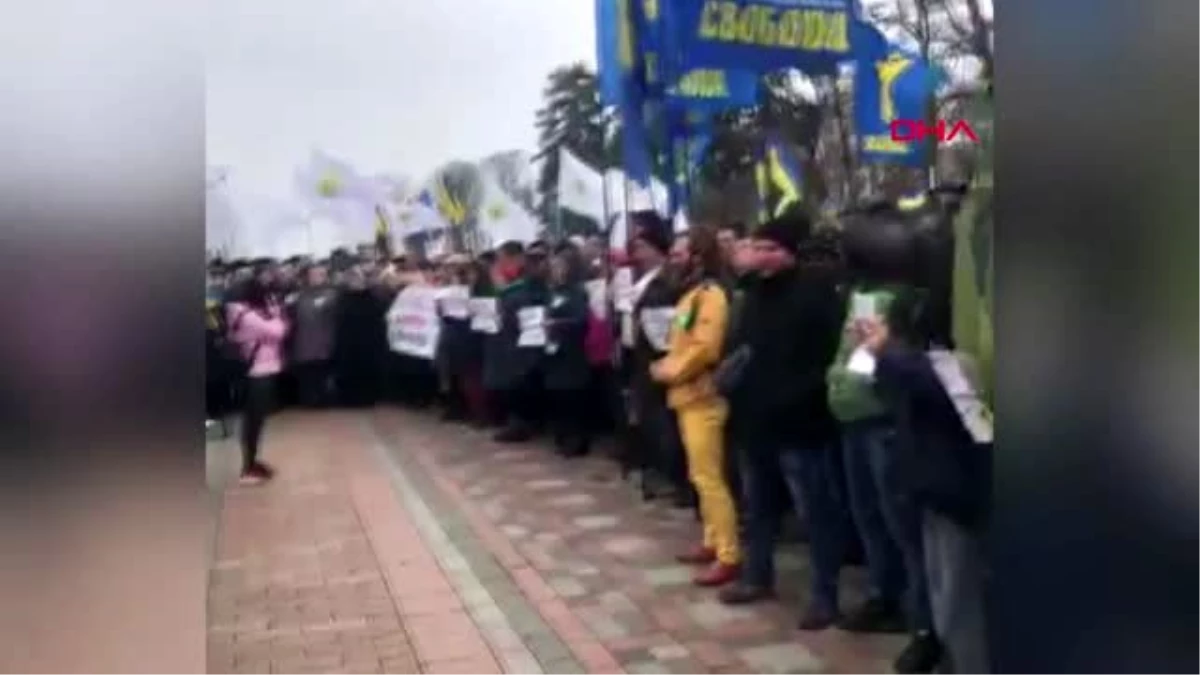 Ukrayna\'da çiftçilerden \'domuzlu\' protesto
