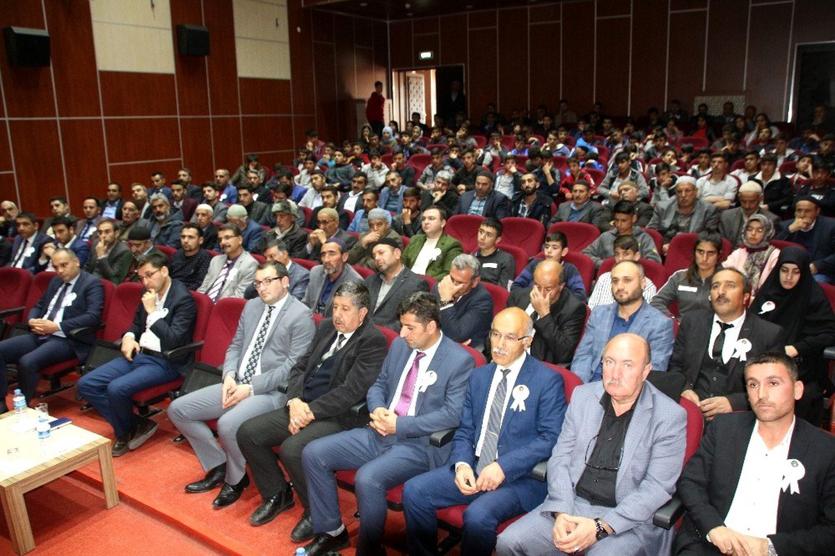 Varto\'da \'Peygamberimiz ve Aile\' konferansı