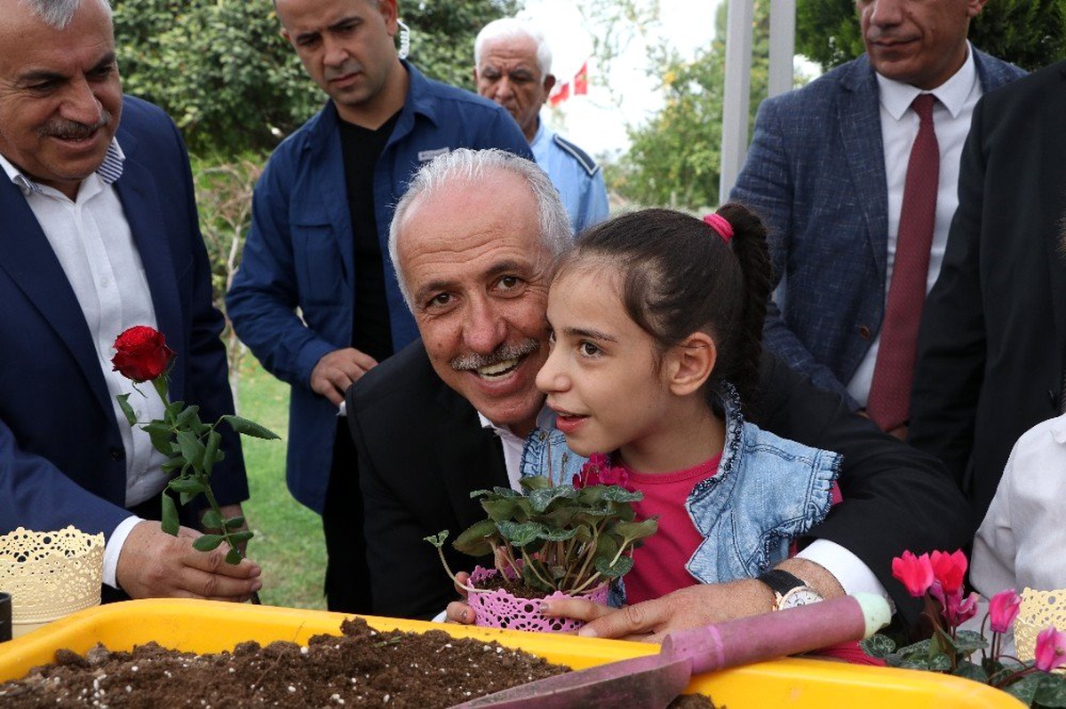 Akdeniz Belediyesi Meclis üyelerinden örnek davranış