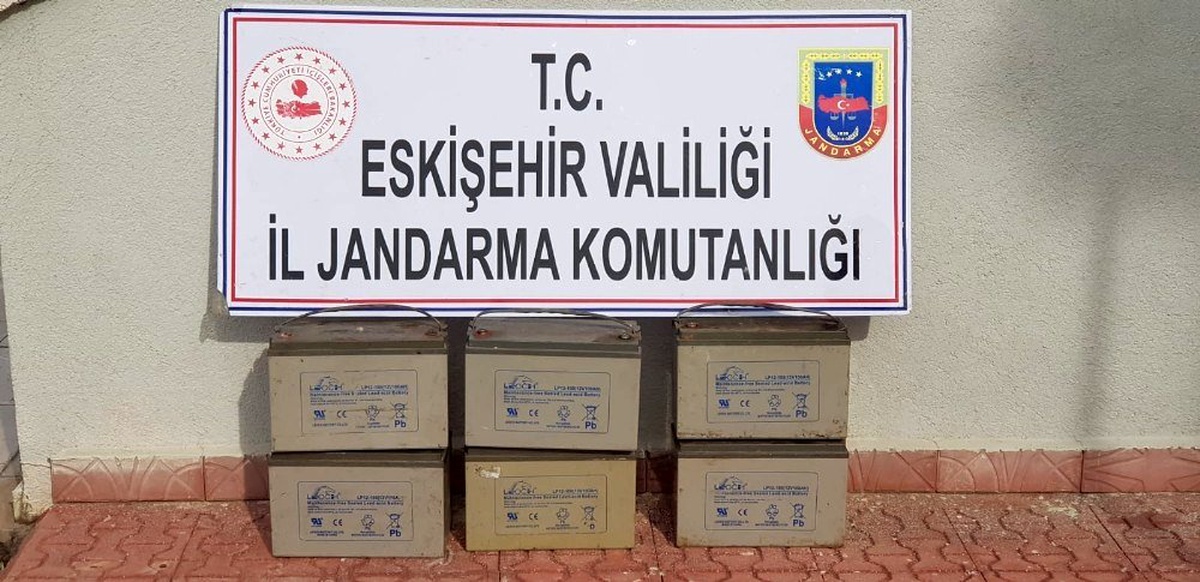 Akü hırsızı 2 şüpheli jandarma ekiplerince yakalandı
