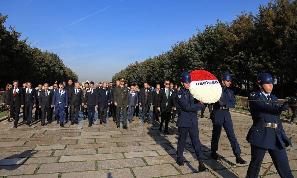 ASELSAN yönetiminden 44. kuruluş yıl dönümünde Anıtkabir\'e ziyaret