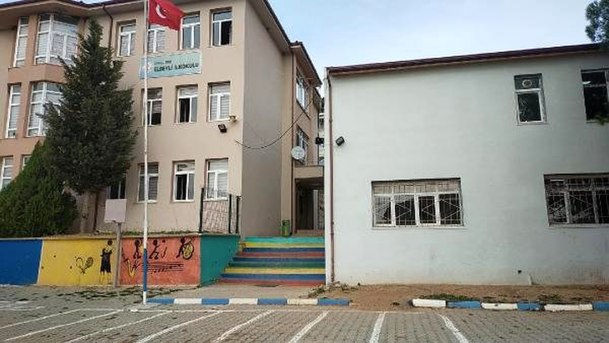 Atatürk\'ü anma etkinliği görüntüleri için soruşturma açılan okul Bursa\'da çıktı