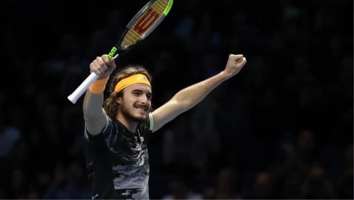 Tsitsipas, Zverev\'i yendi ve yarı finali garantiledi!