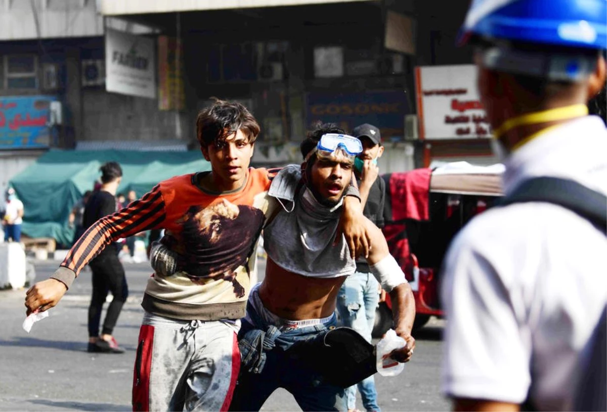 Bağdat\'ta protestoculara gaz bombası atılması sonucu ölü sayısı 3\'e yükseldi