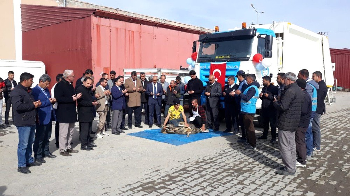 Bakanlıktan Çaldıran Belediyesine hibe araç