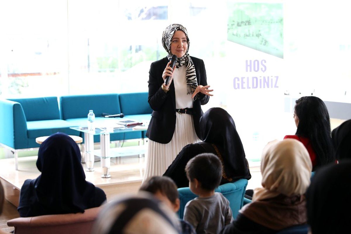 Başkaşehir\'de sitelerde seminerler başladı