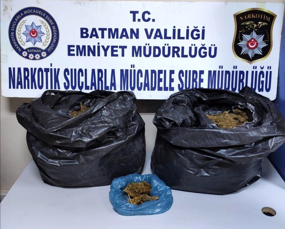 Batman\'da 13 kilo 750 gram esrar ele geçirildi