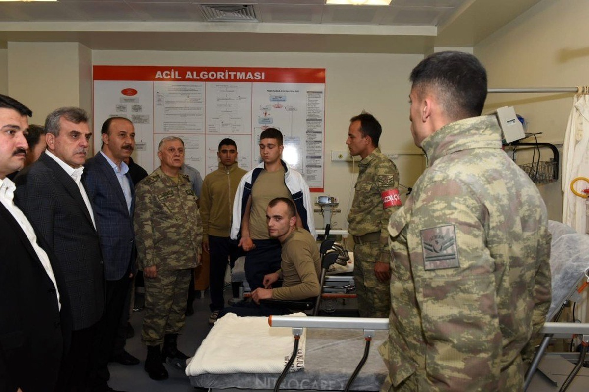 Beyazgül yaralı askerleri ziyaret etti