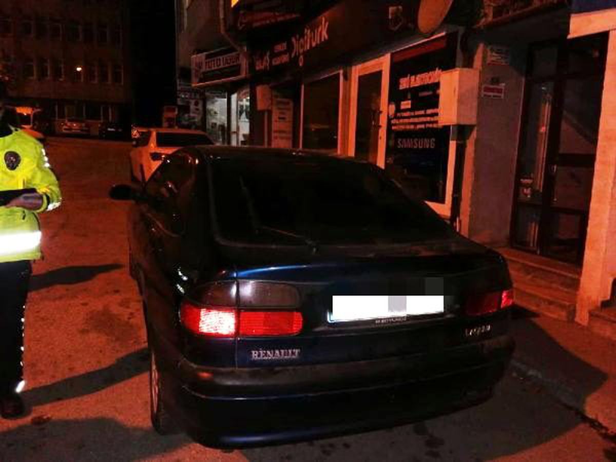 Emniyet önündeki sahte plakalı aracın sahibine 5 bin lira ceza