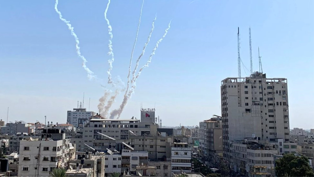 Gazze: İsrail\'in ateşkes yürürlüğe girmeden düzenlediği saldırıda \'aynı aileden 8 Filistinli...